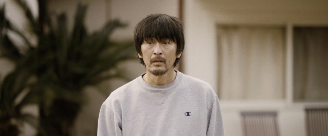 타이틀 롤을 맡은 츠쿠다 노리히코 배우는 극작가이자 독보적인 위상을 가진 연극인으로도 유명하다. 특히 한국 연극계와 활발하게 교류한 경험이 있다. (C)2020 Mr. Suzuki - A Man In God’s Country Film Partners